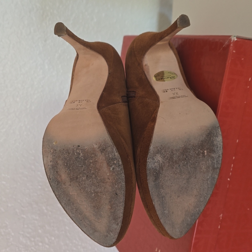 Suede Camel booties 8.5, NWOT - Picture 5 of 10